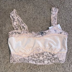 NWT S crop top